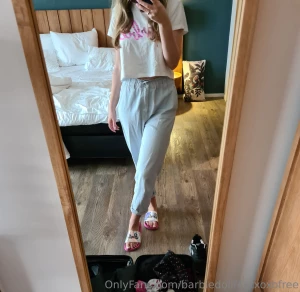 Going out for a drink barbiedollfeetxoxo pay for my drink and i send