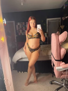 Where are the guys that love my cute small feet