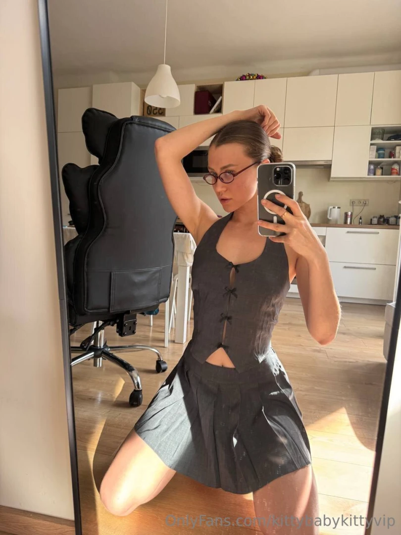 Plot twist i actually like studying no seriously i open my laptop and 