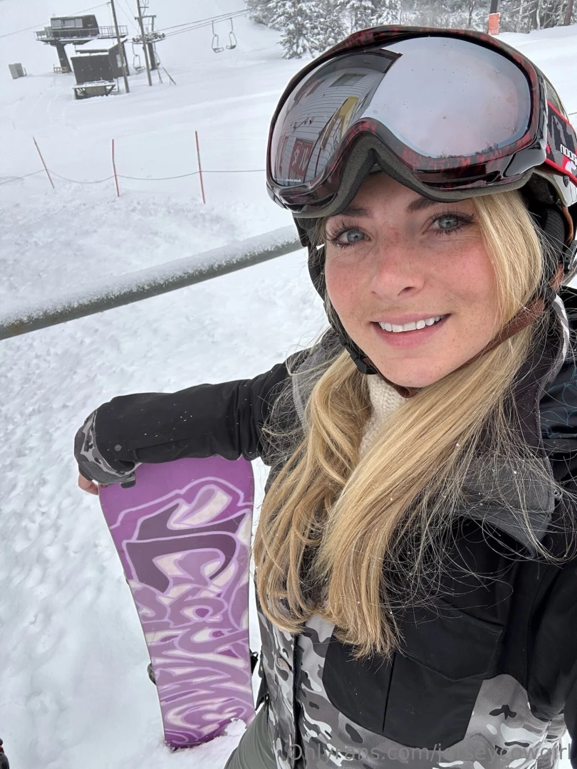 Throwback to when i learnt to snowboard 