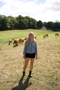 Swipe for a photo bomber