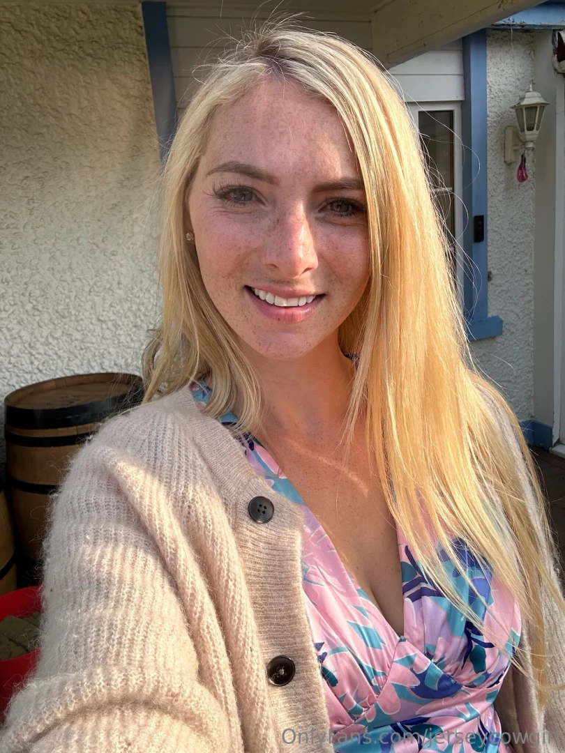 Happy saturday my lovelies enjoy the sunshine 