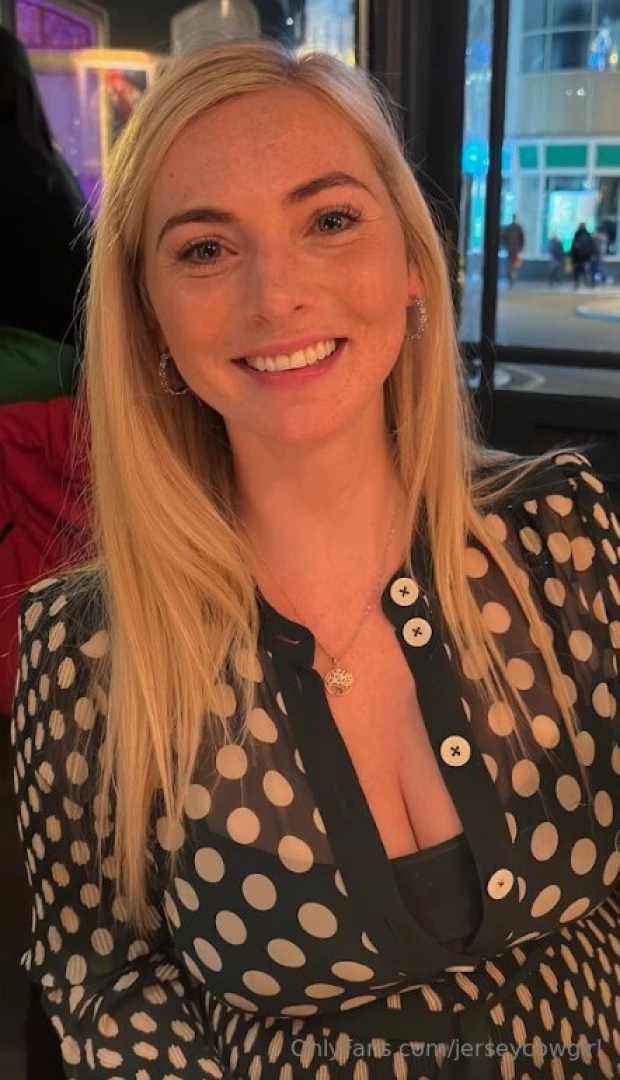 A cheeky pic for you today 