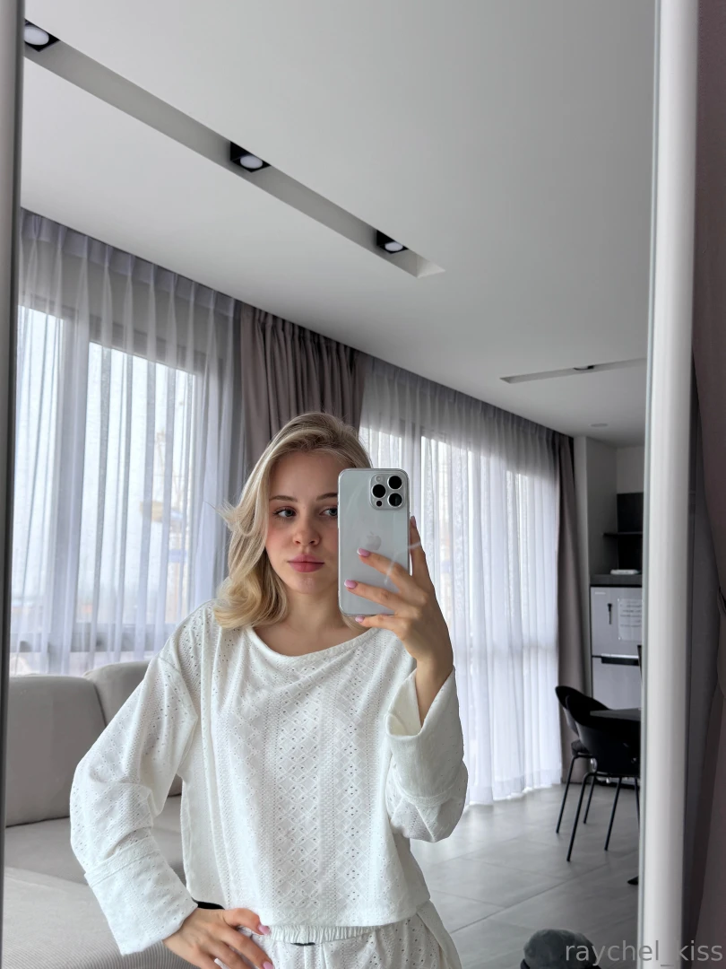 I recently updated my hair color you like tiny blondes right 