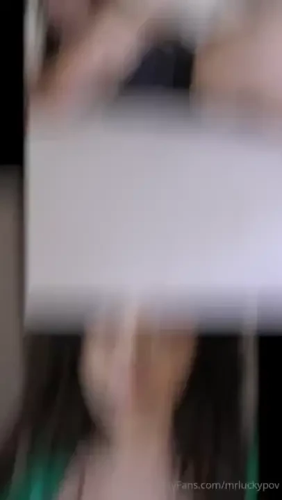 E x l u s i v e s c e n e with the beautiful chloe surreal she shows 