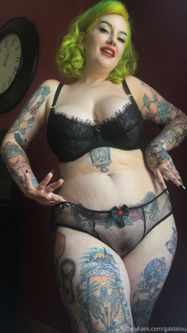 Cheeky nude bundle first tipper gets some very spicy nude pics and 
