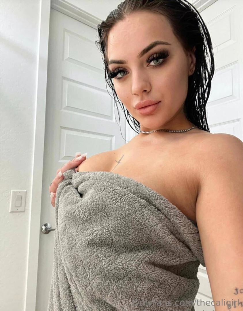 I finally convinced my slutty friend its jade babe to make an only part 102 