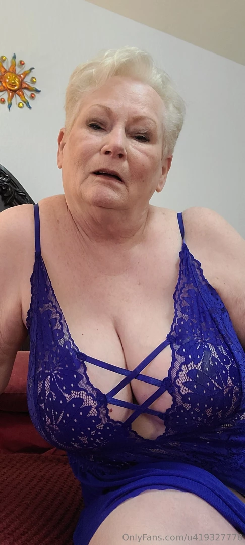 Kinda feeling slutty right now join me in the dms and let s have a part 2 
