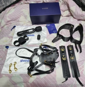 New bondage shock and vibrator toy