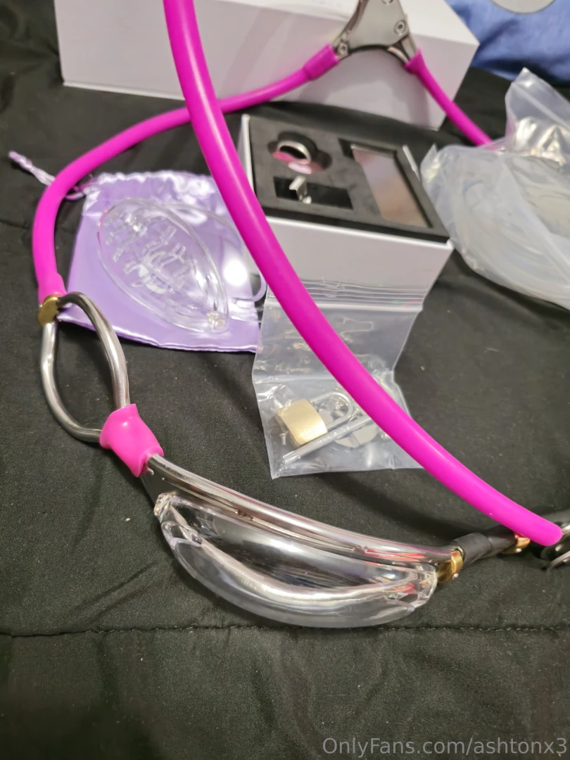 My new pink chastity belt arrived today fully adjusted to fit me just part 1 