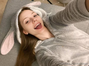 I m starting a challenge stick out your tongue and take a photo for me