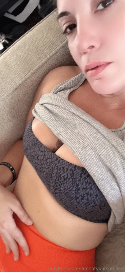 Momma s back home from the gym xoxo check your dms for the naughty part 1 