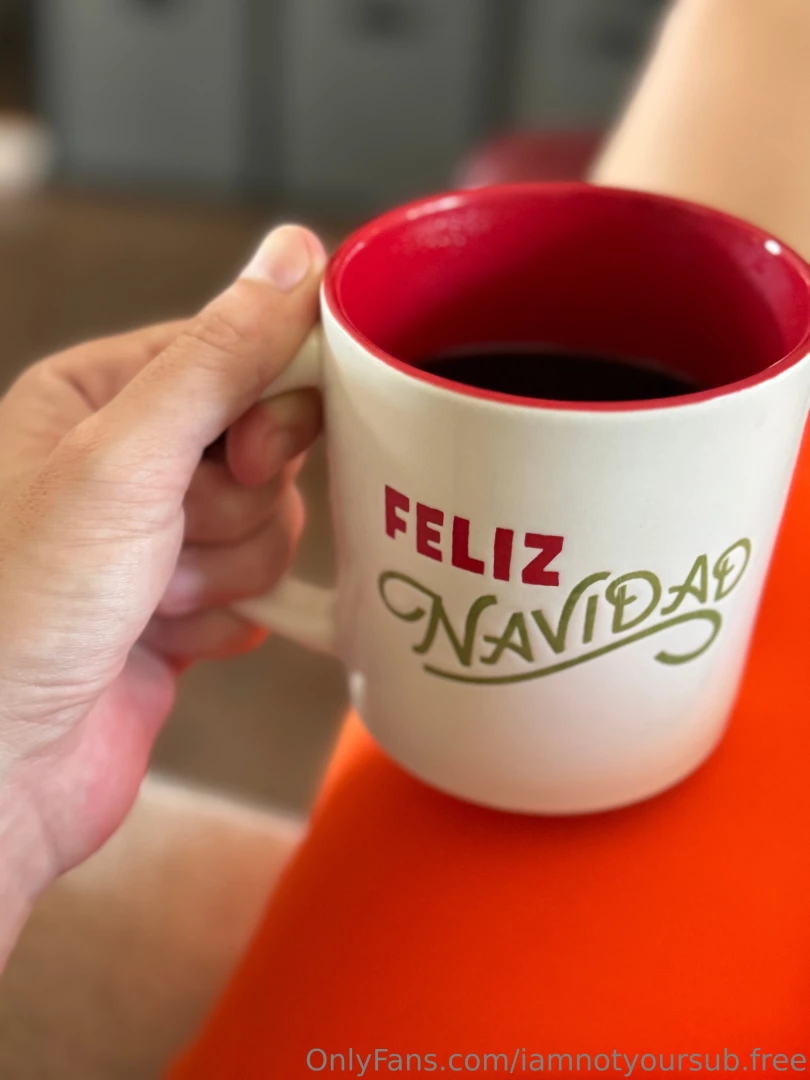 Momma s back home from the gym xoxo check your dms for the naughty part 2 