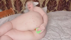 Its here guys a whole 20minutes of anal watch as i start my slowly