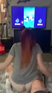 Just a white girl trying to twerk