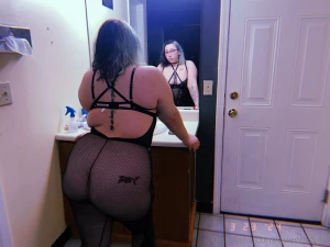 Pretty face lil waist part 1