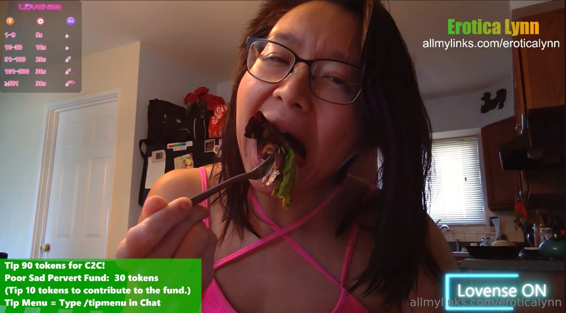 Opening my mouth nice and wide for this salad let s see what else i 