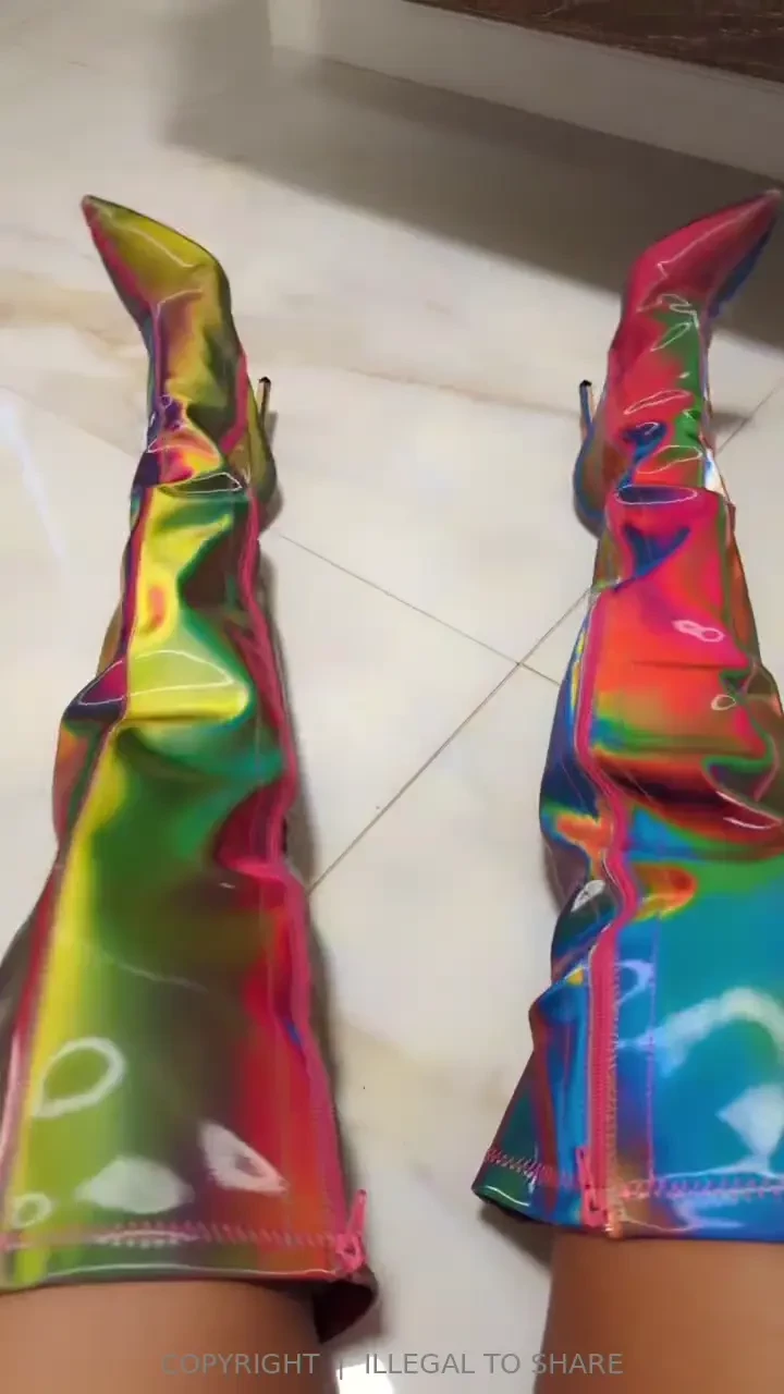 Sub to rainbow nympho while she is online rainbownympho rainbownympho 