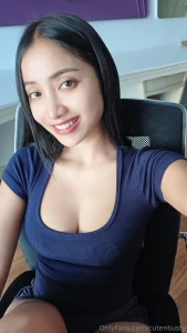 What s cuter my smile or my outfit