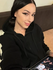 Wanna spend this cold sunday together in bed