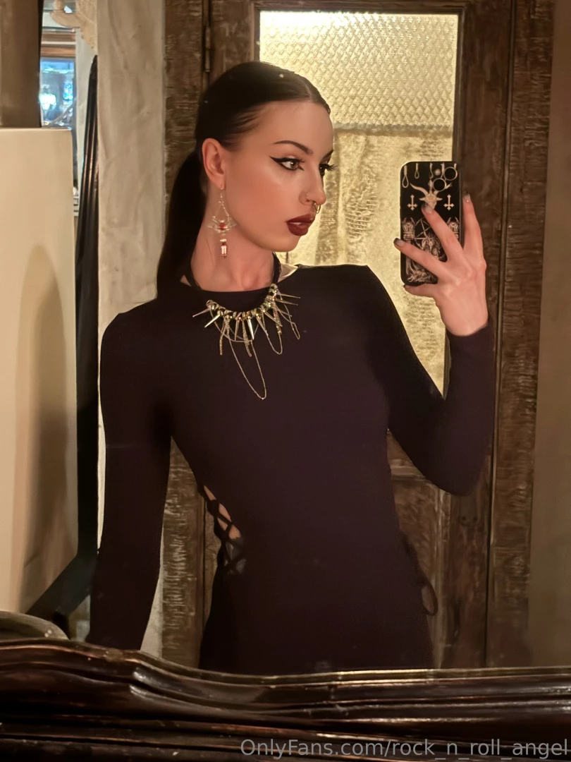 Do my earrings amp necklace match the vibe tried something a little 