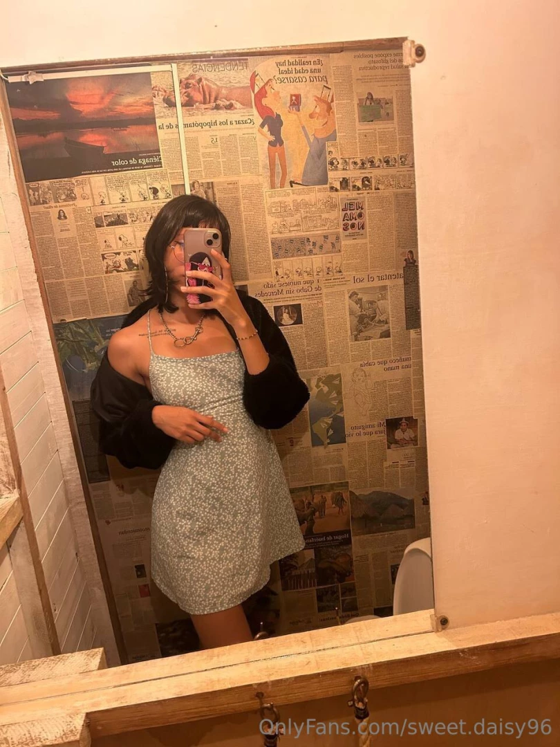 Have you ever seen a girl as pretty as me 