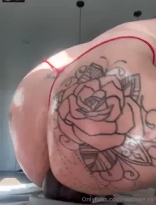 Full vid of me riding this huge bbc look how tight my pussy grips it