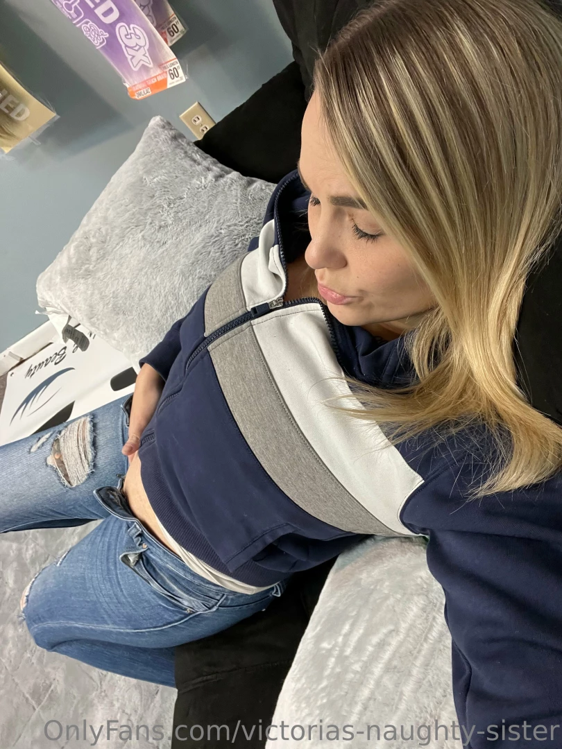 I just a little break at work message me for personal content requests 