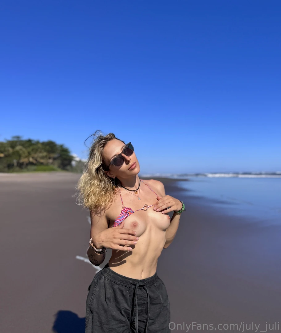 The ocean and birds singing are all i need sometimes 