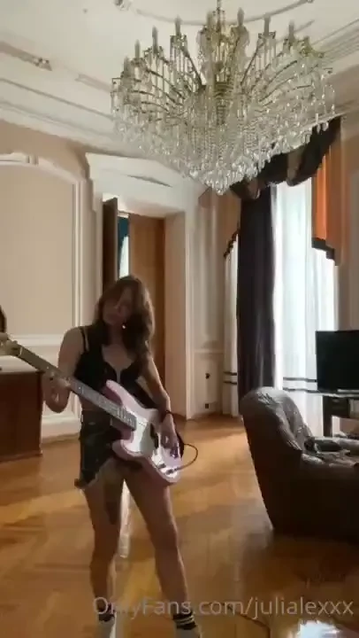 Sound on look what else do i have besides my ukulele why i still don t 
