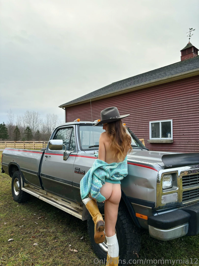 It s the season of the sticks hicks 