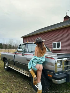 It s the season of the sticks hicks