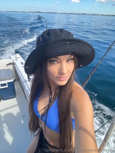 If you ever wanted to see the ocean look into my eyes