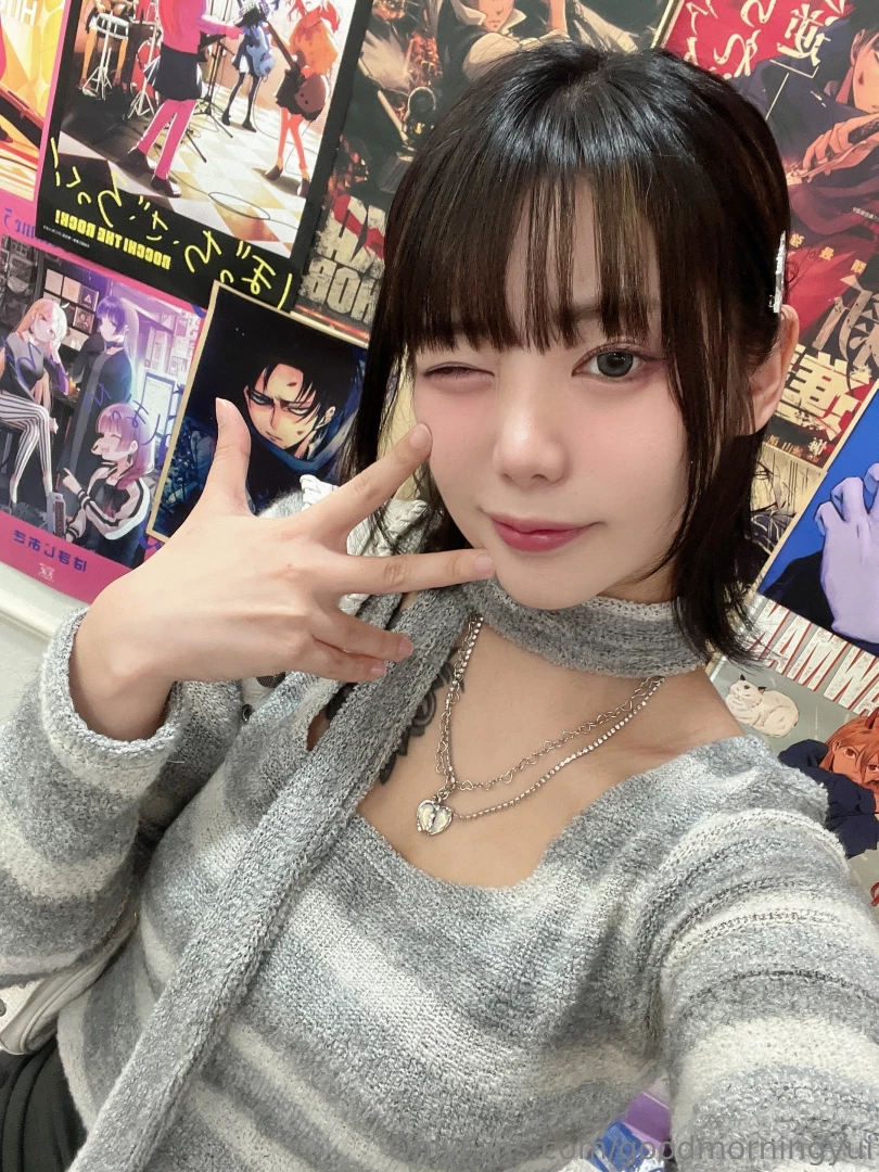 Yess i have a lot of posters 