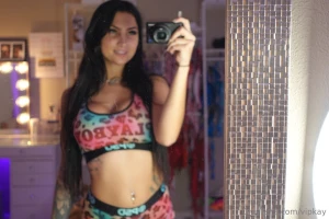 My pussy is so wet rn i wanna play first sub to tip 15 gets to sext me part 8