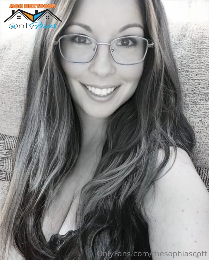 Follow this naughty moms page mom_nextdoor42 she has so much naughty 