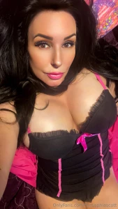 End of the month and i m feeling generous send me your cock and a 10