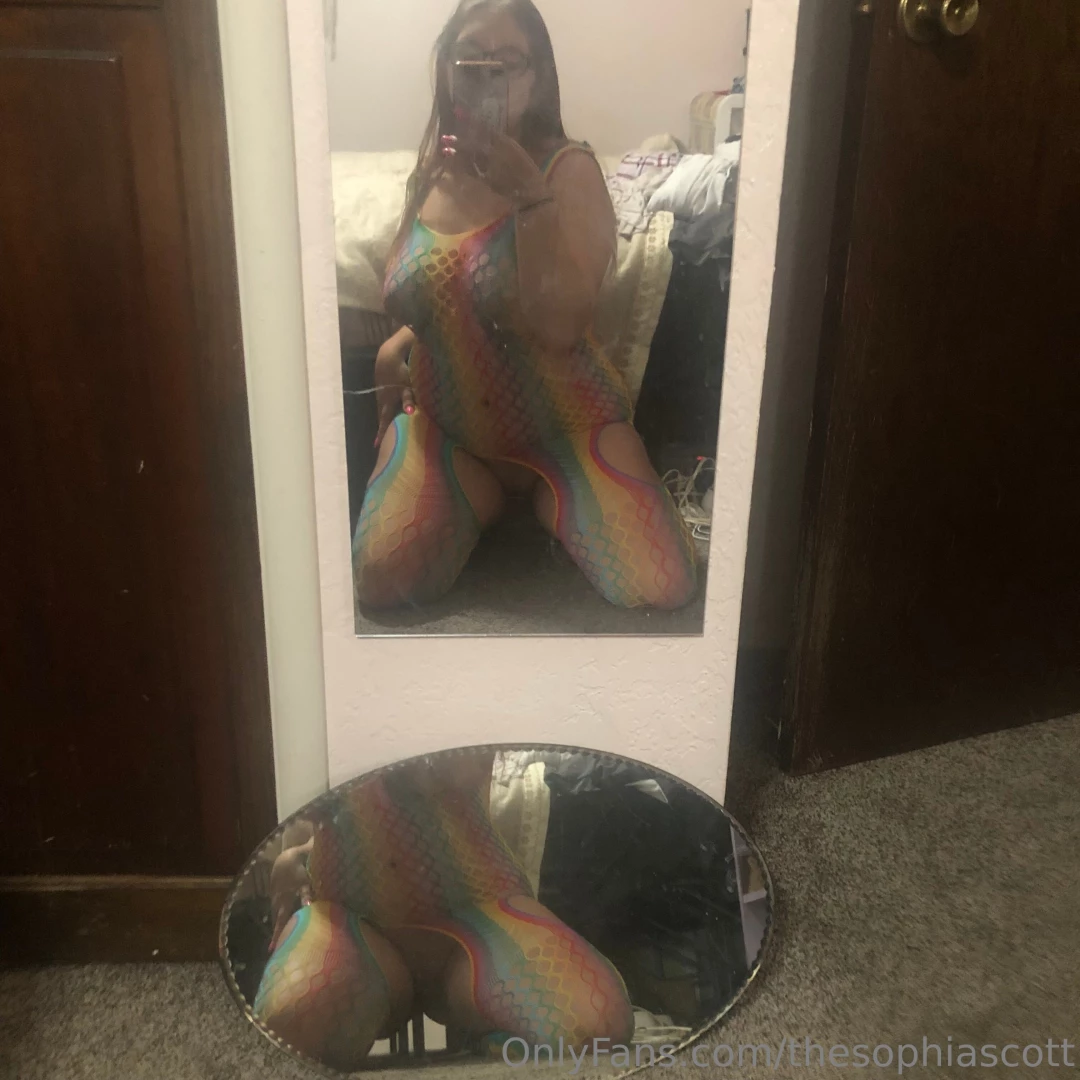 Subscribe to this gorgeous bisexual she does all kinds of content to part 1 