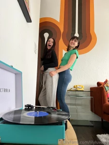 Mmm that felt good watch my girlfriend eat my pussy to orgasm