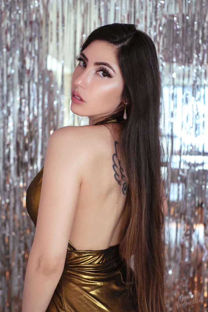 Do you like it when i post behind the scenes of the photoshoots i do 