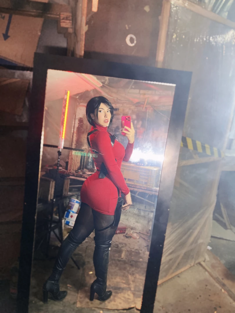 New cosplay alert ada wong from re4r part 1 