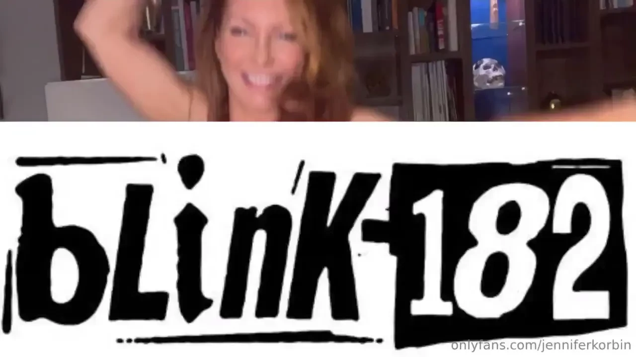 Sunday night spectacular gigglegigglebouncebounce wiggleit jinglebells 