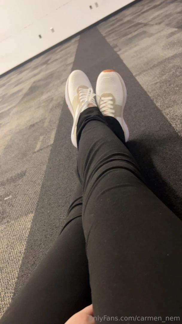 Sleep deprived asfff but i found a dinosaur lmao part 1 