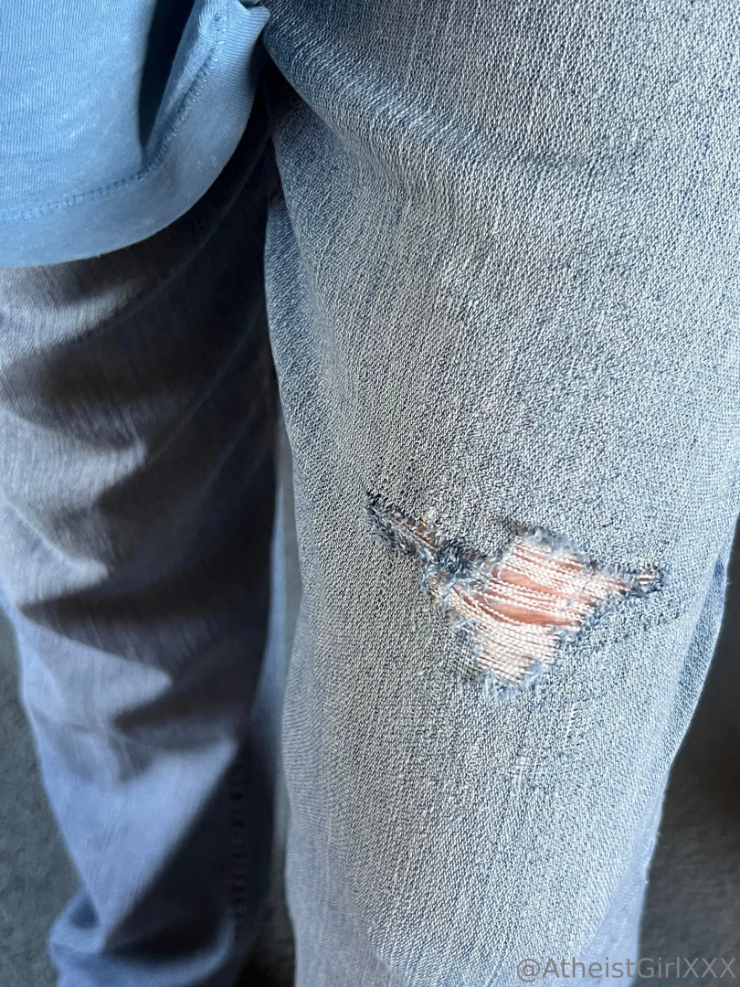 90s me would be so proud of this naturally occurring hole 