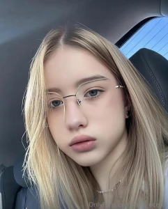 Horny angel tricky_viki she will spread her legs for daddy and wait part 108