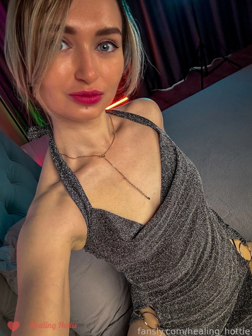 Streaming in this outfit right now 