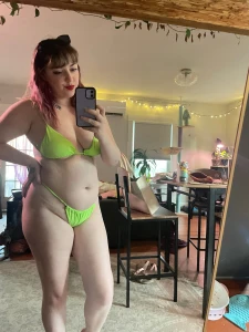 I m so hot any man would be lucky to touch me