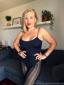 Can my wholesome face get as many likes as my big butt pls