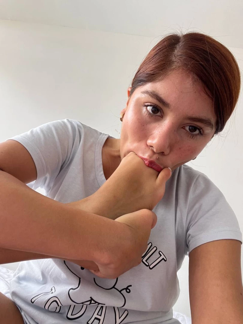 Would you like me to record doing something with my feet write to me 