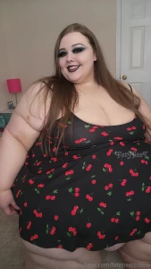 Would you take your big cherry goth gf on a date part 1